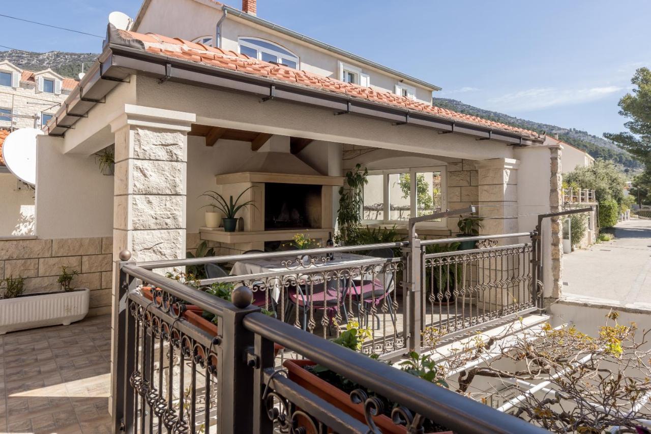 Apartments Petra Bol Luaran gambar