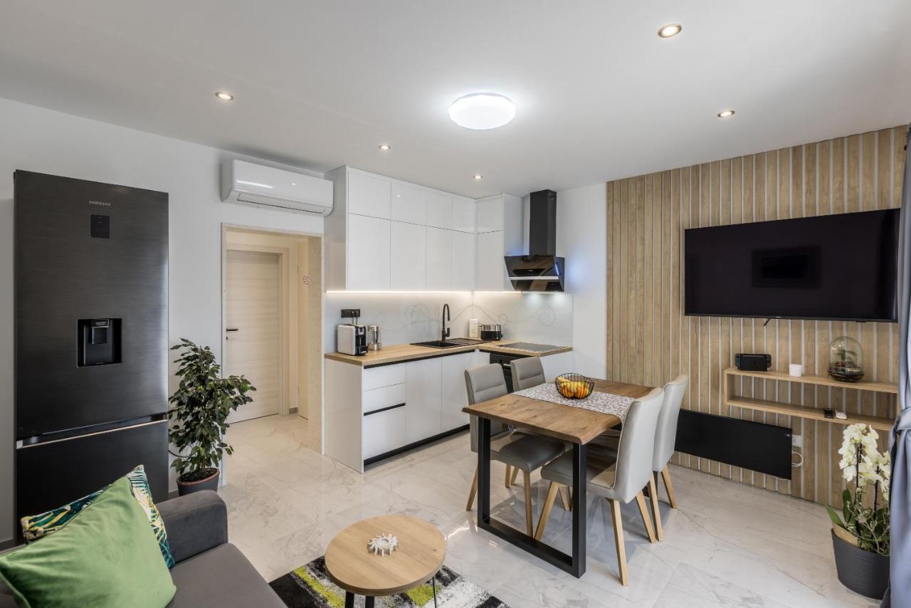 Apartments Petra Bol Luaran gambar