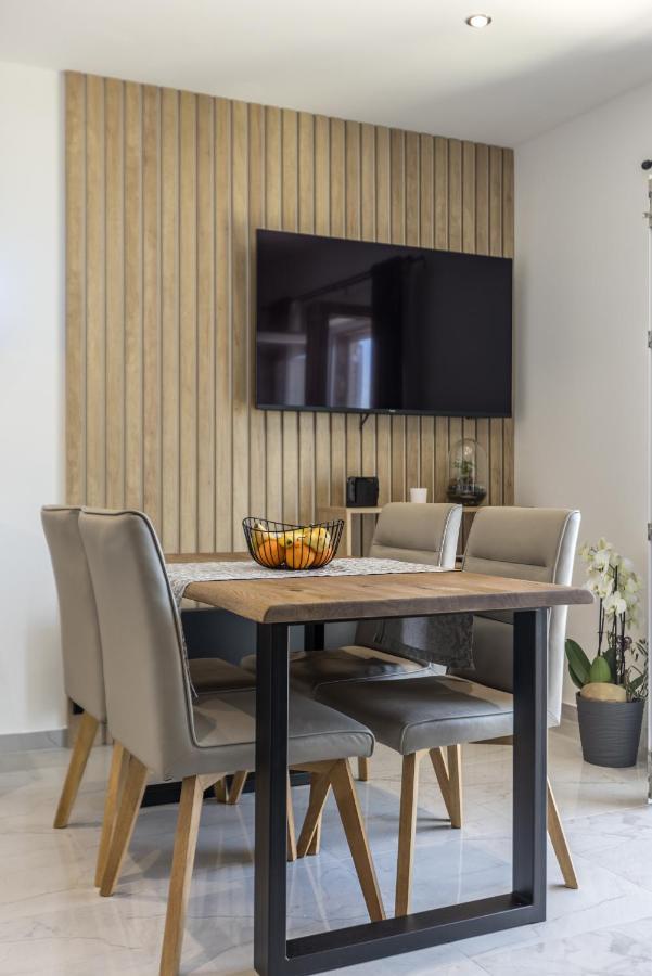 Apartments Petra Bol Luaran gambar