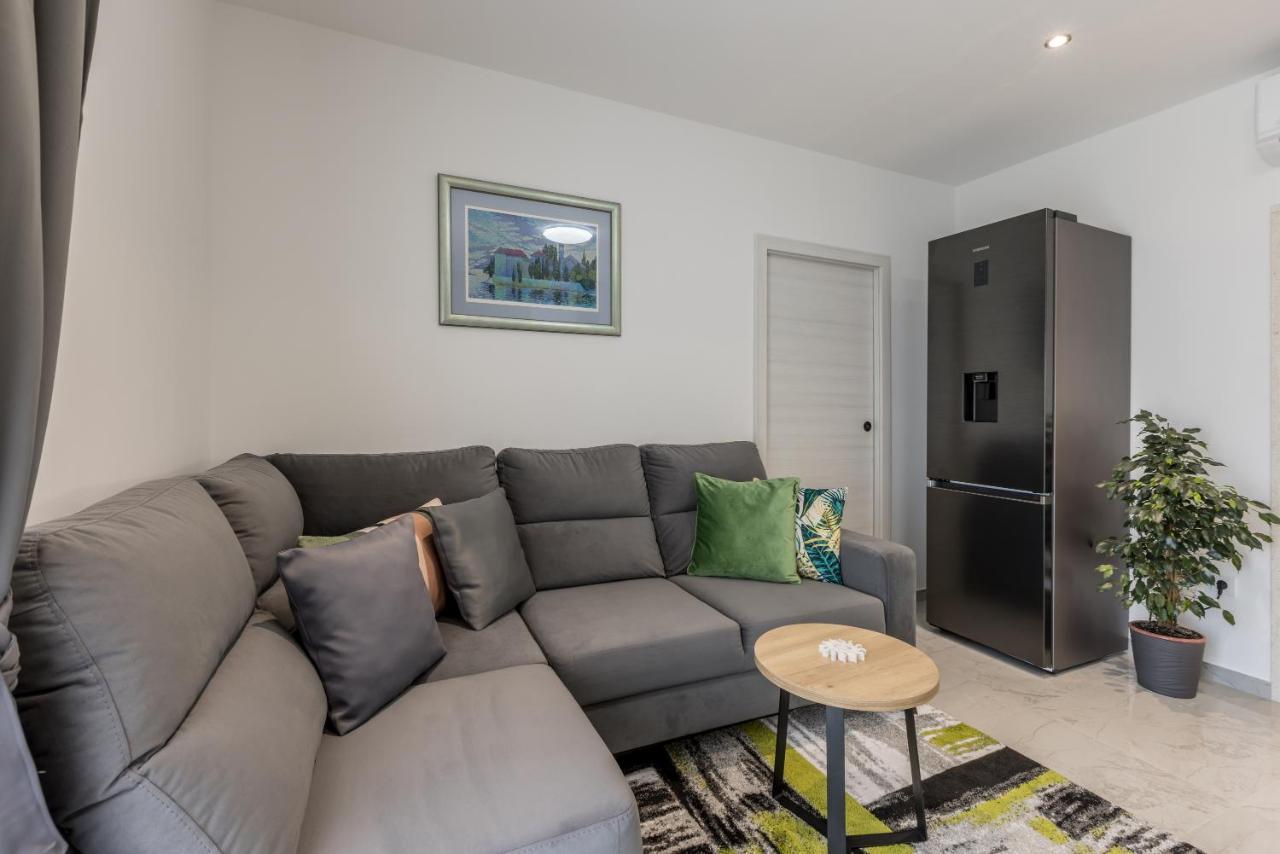 Apartments Petra Bol Luaran gambar